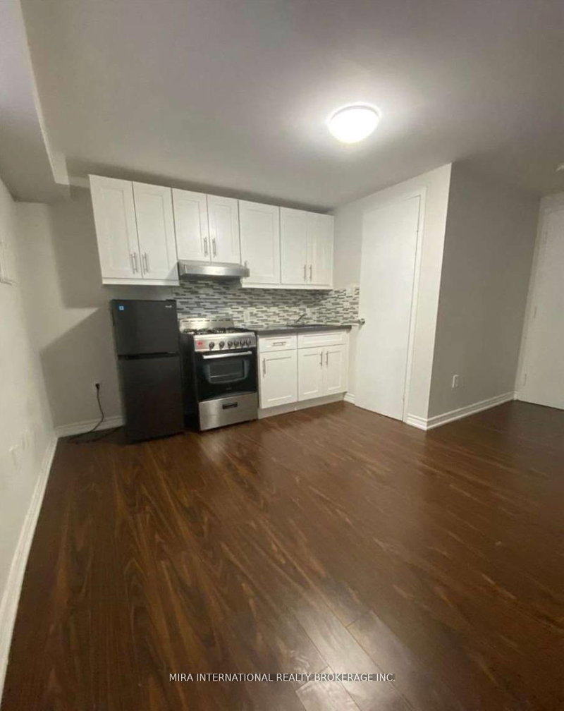 B2 - 70 Melbourne Ave, Toronto, M6K 1K7 | Image 3