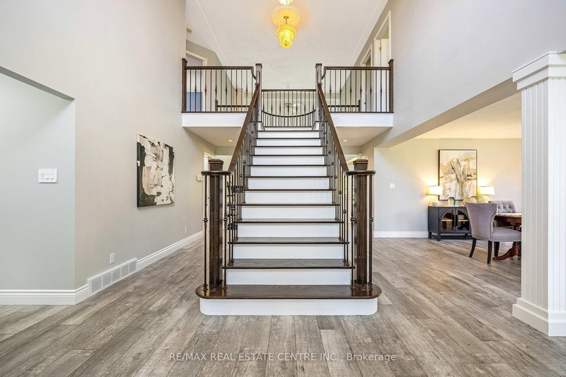 2255 Mohawk Tr, Milton, L0P 1B0 | Image 3