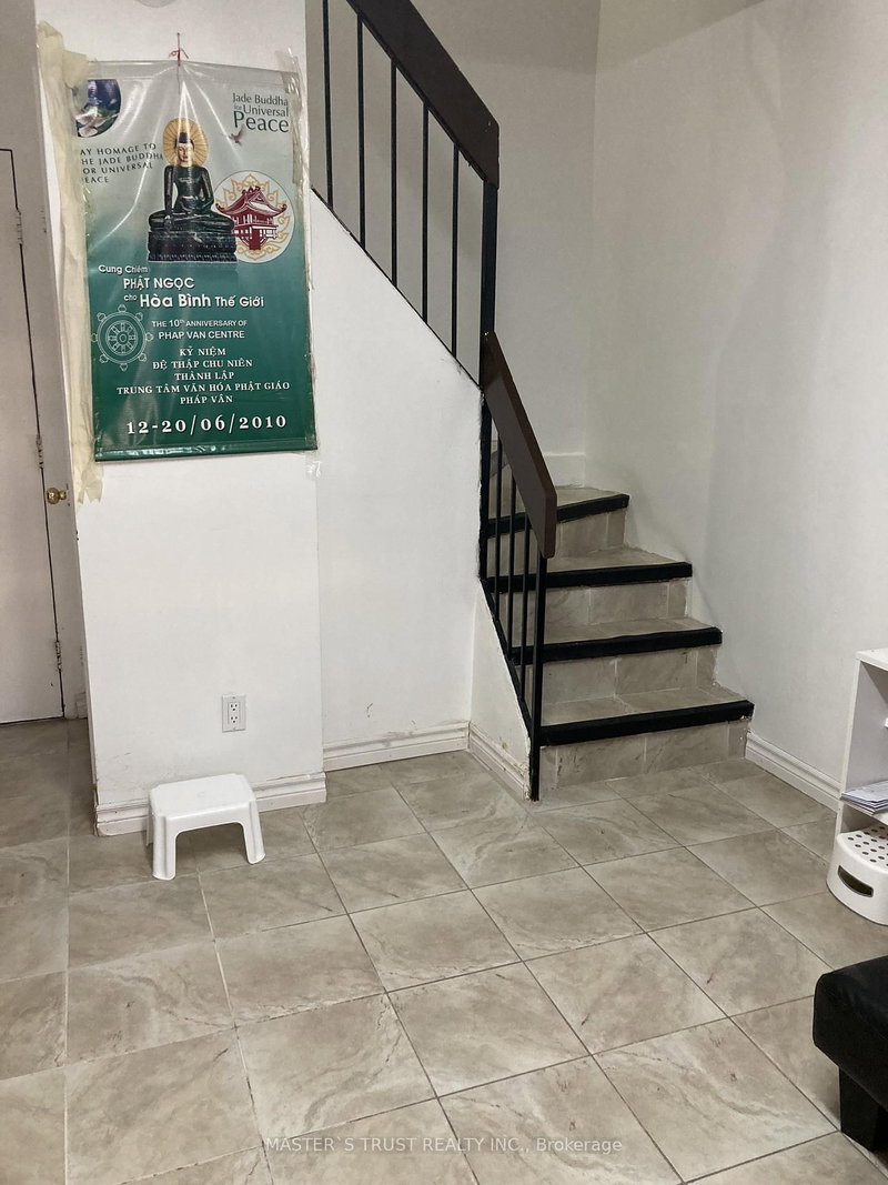 116 - 10 Eddystone Ave, Toronto, M3N 2T2 | Image 2