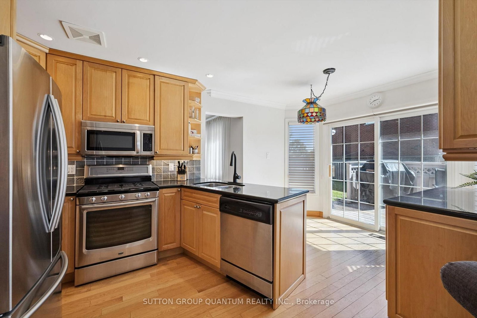 Listing Image 12