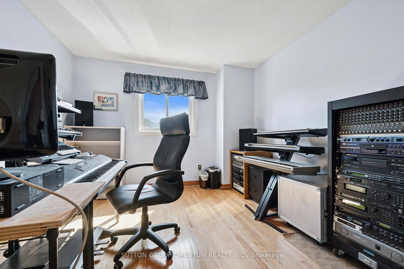 Listing Image 22