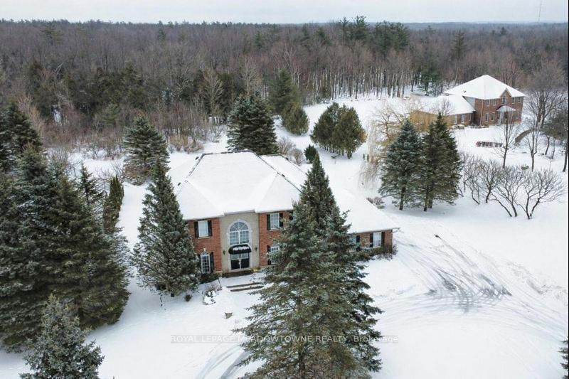 8 Deer Run Cres, Halton Hills, L7J 2L7 | Image 2