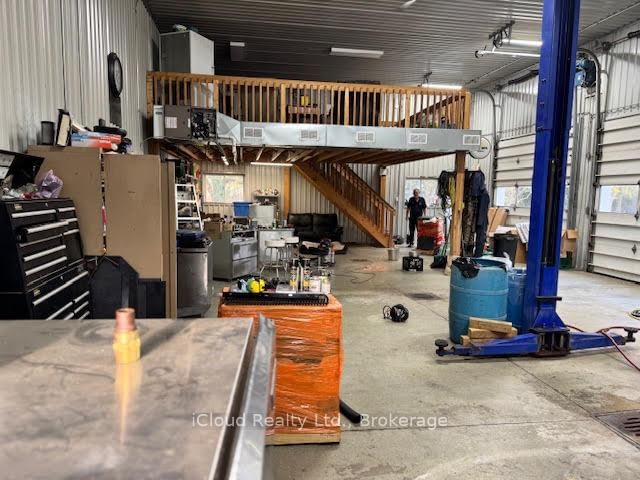 Listing Image 8