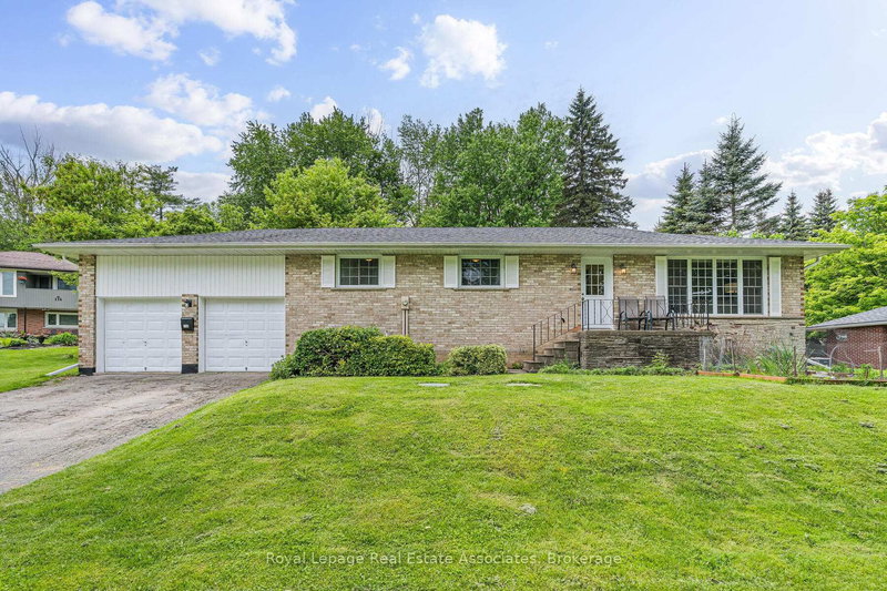 112 Park St E, Halton Hills, L7G 2V4 | Image 2