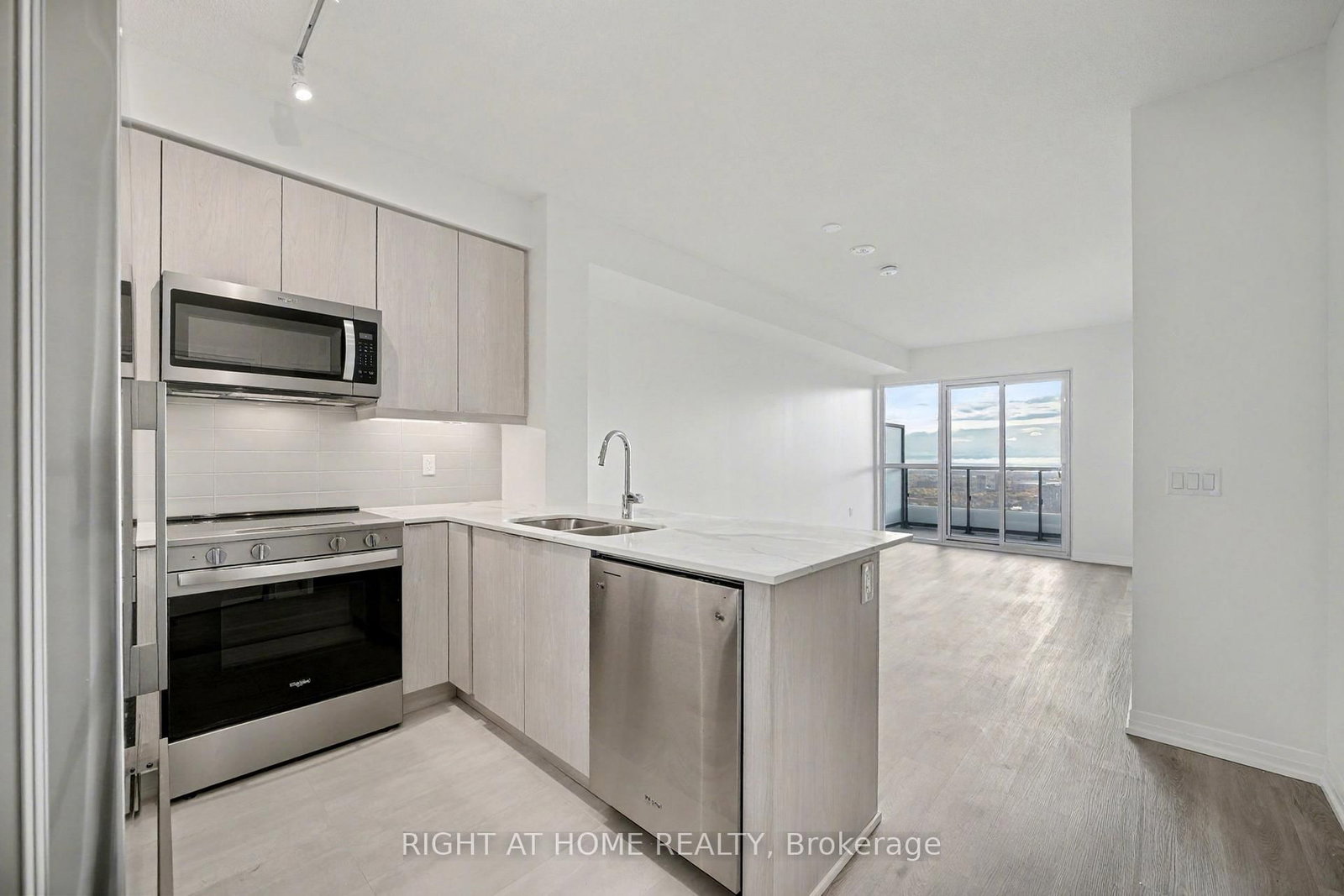 15 watergarden Drive, Unit 3203 - Photo 10