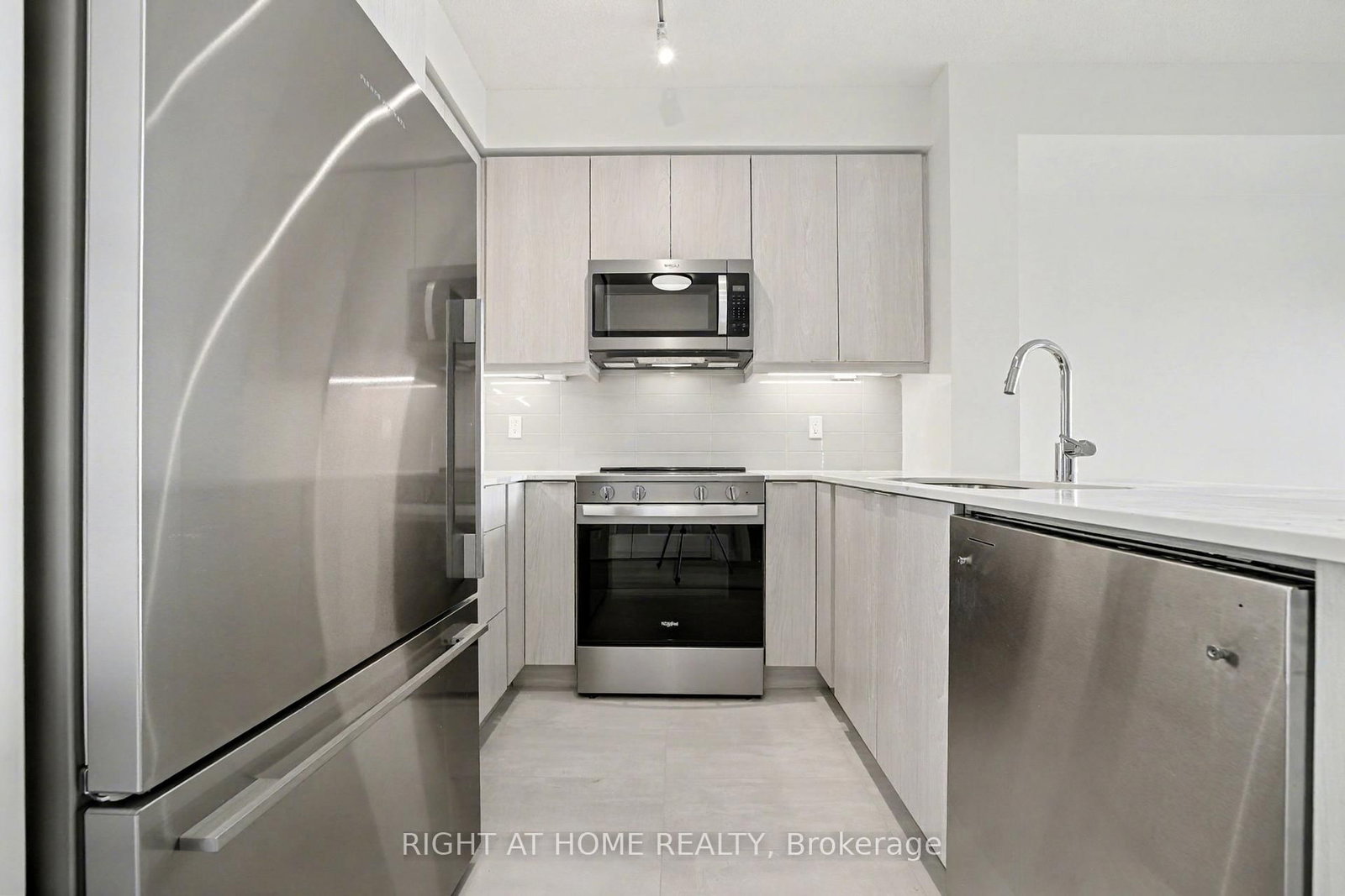15 watergarden Drive, Unit 3203 - Photo 11
