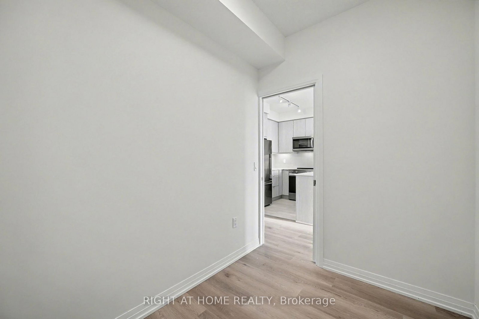 15 watergarden Drive, Unit 3203 - Photo 13