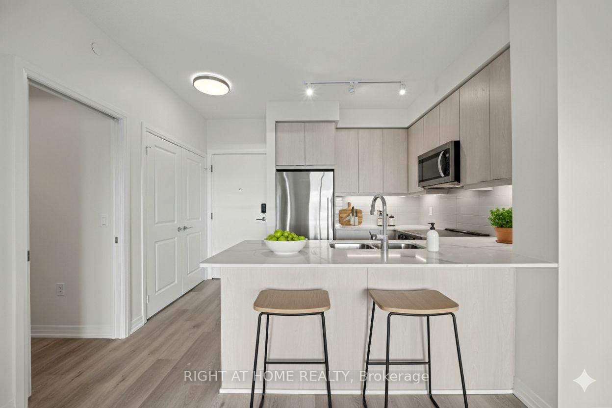 15 watergarden Drive, Unit 3203 - Photo 3