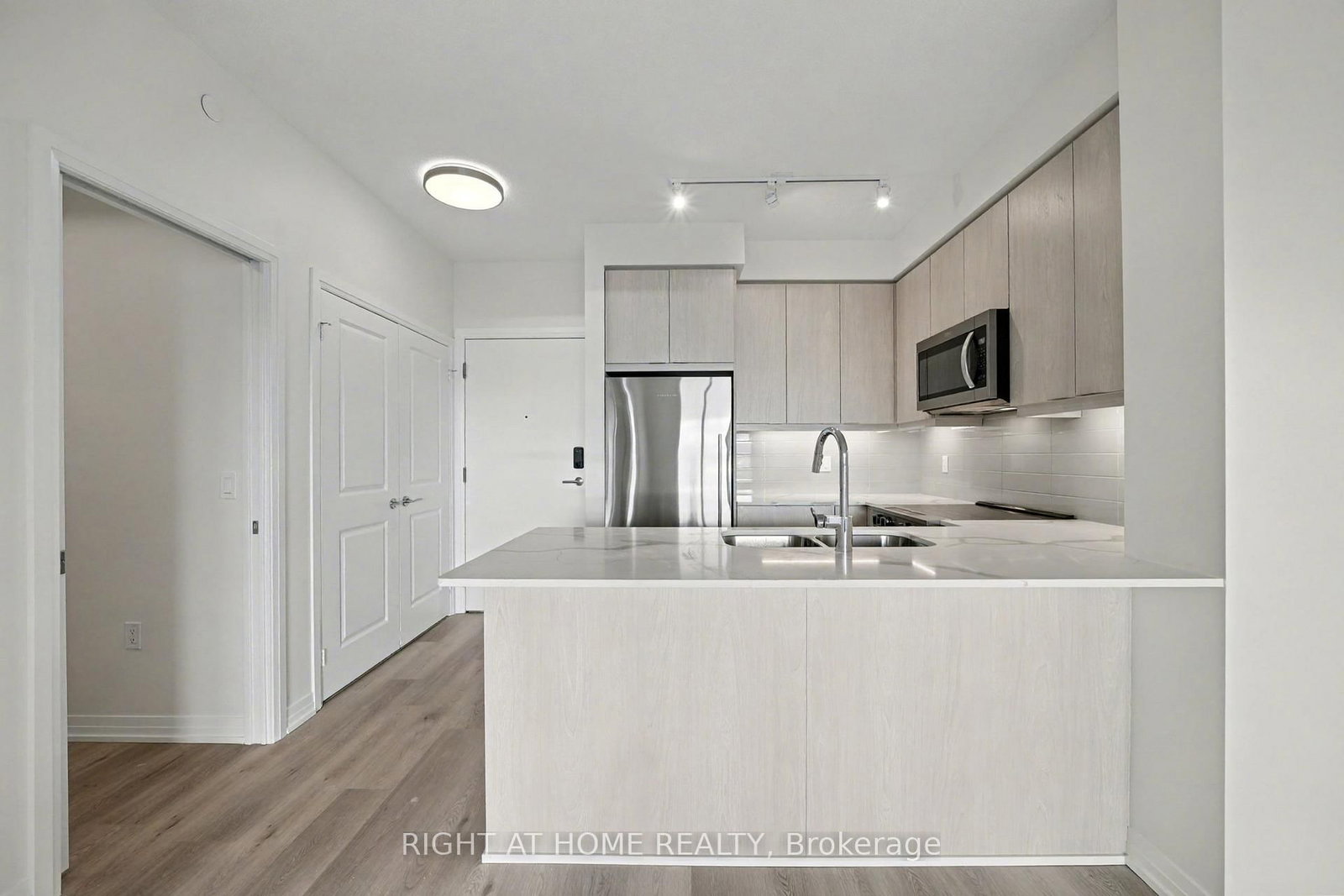 15 watergarden Drive, Unit 3203 - Photo 8