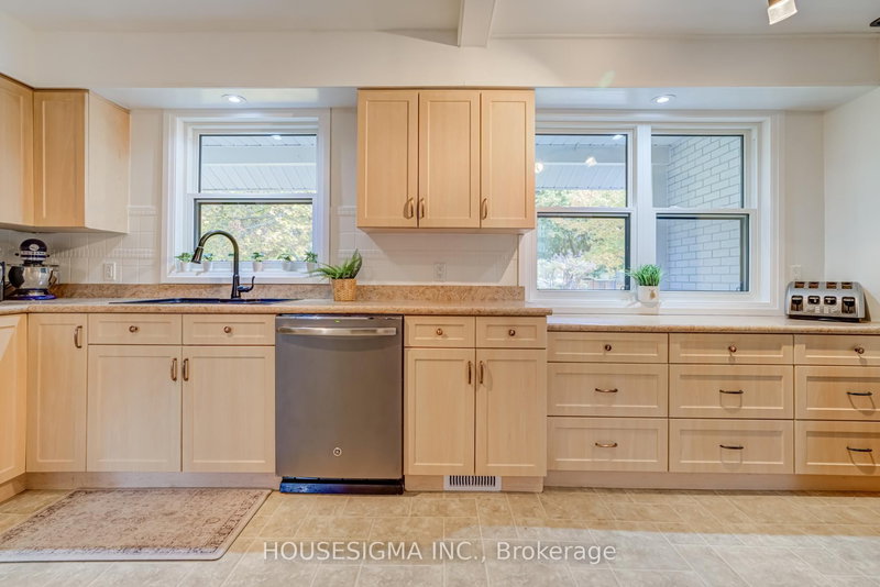 32 Glenforest Rd, Orangeville, L9W 1A5 | Image 3