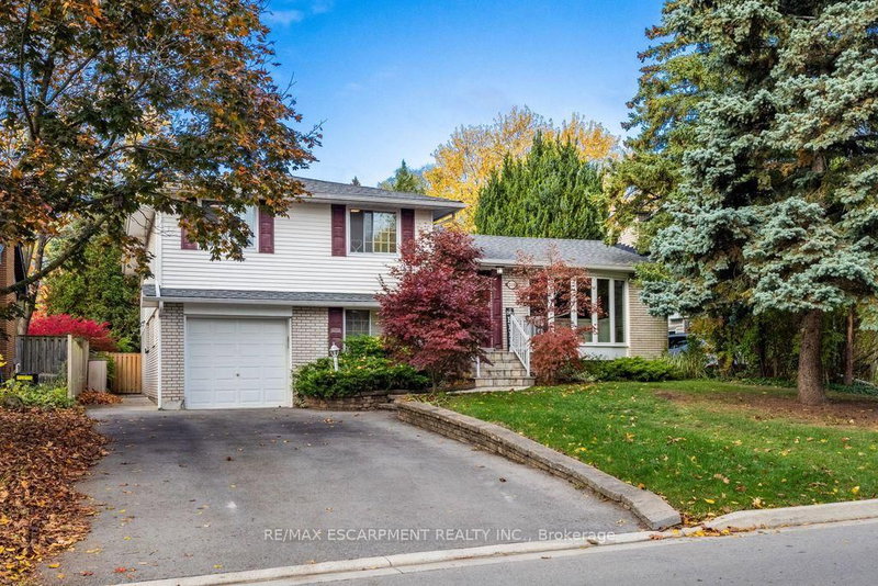 5119 Cherryhill Cres, Burlington, L7L 4B8 | Image 2