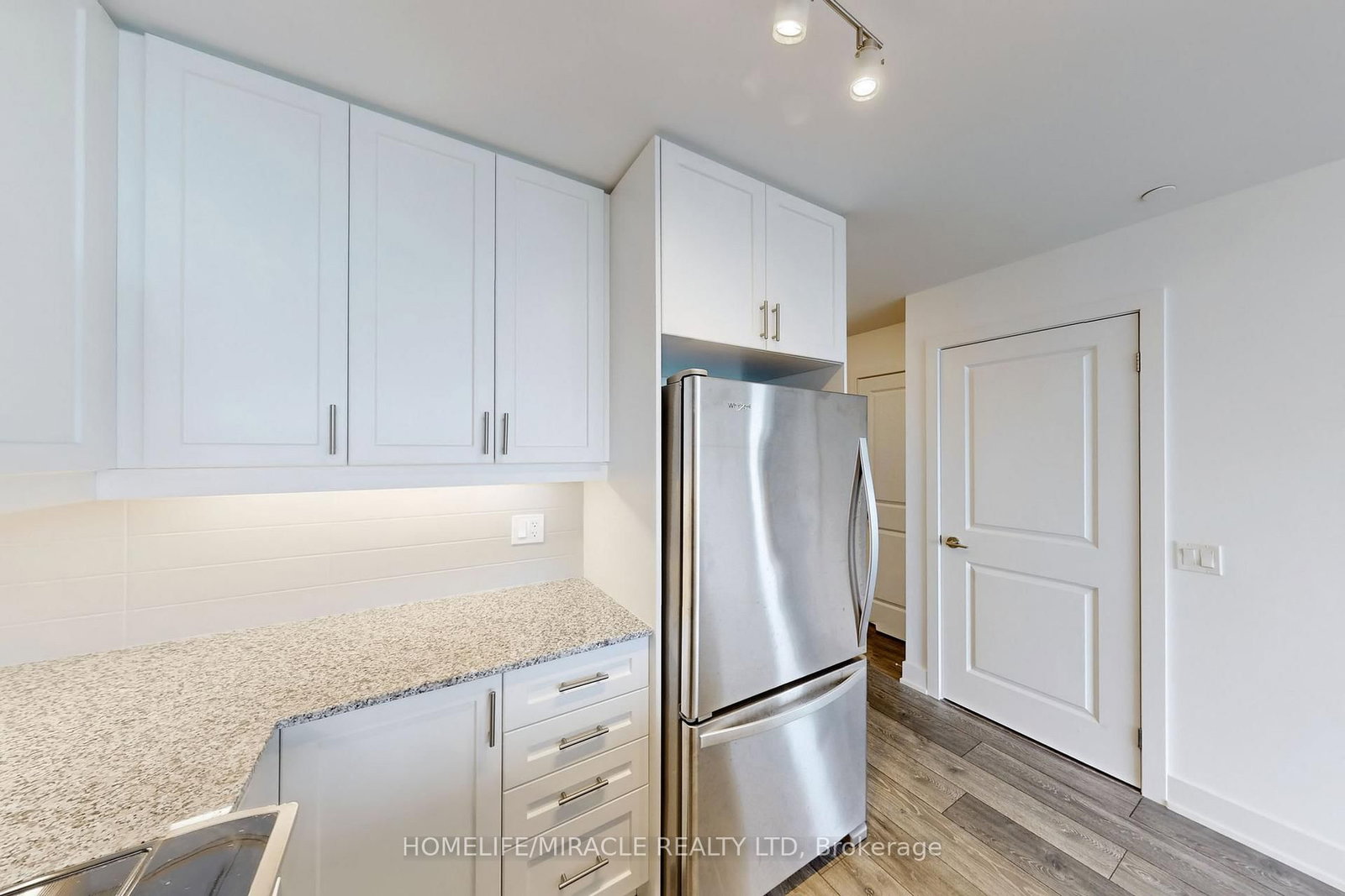 Condo for sale at 1106-1050 Main Street, Milton, Ontario, L9T 9M3 - Dempsey - MLS: W12483122