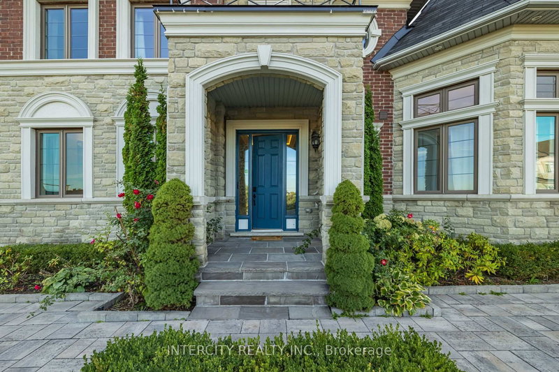 29 Chiming Rd, Brampton, L6P 4E1 | Image 3