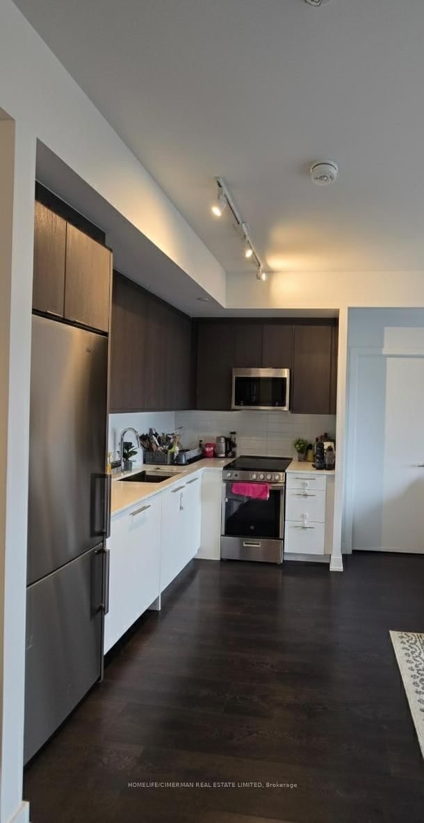 1001 - 215 Veterans Dr, Brampton, L7A 5L6 | Image 3