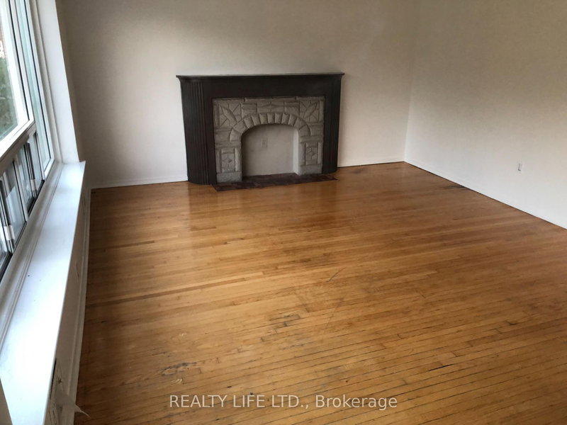 54 Garside Cres, Toronto, M6M 2Z6 | Image 3