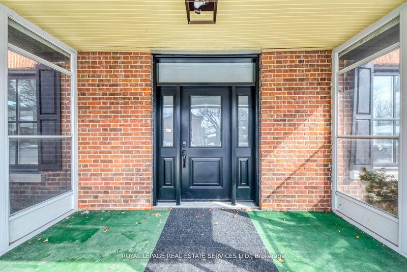 317 Queen St S, Mississauga, L5M 1M3 | Image 3