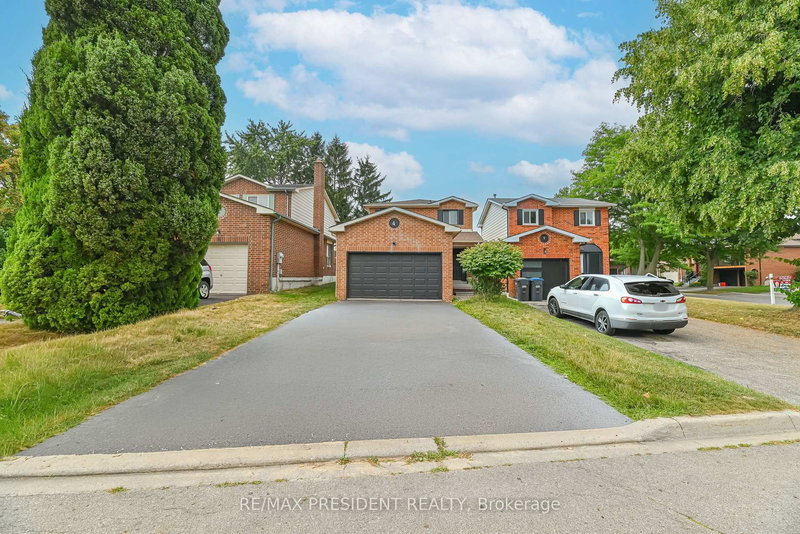 4 Lawnview Crt, Brampton, L7G 1T4 | Image 2