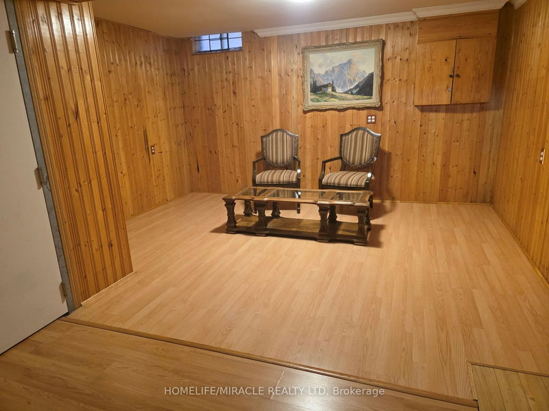 6585 Eastridge Rd, Mississauga, L5N 4L5 | Image 2