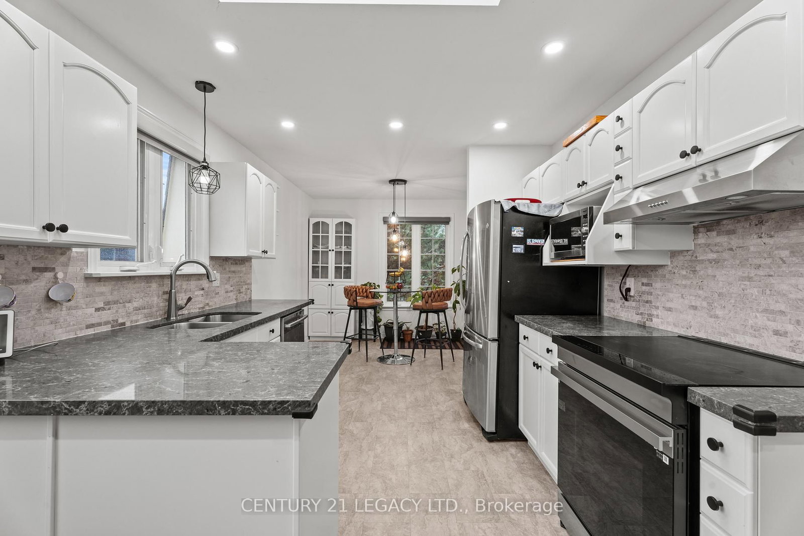 Listing Image 12