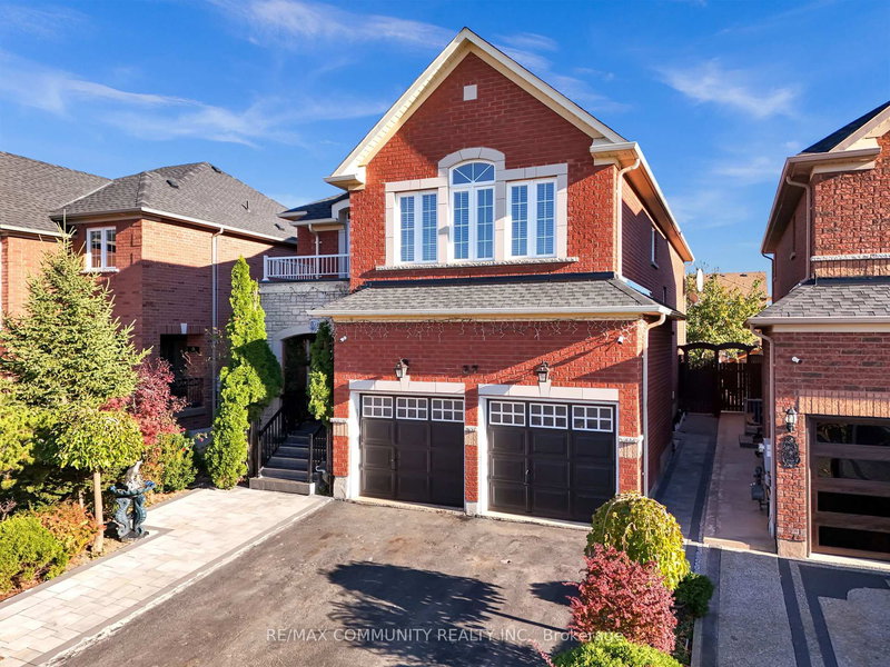37 Denim Dr, Brampton, L6P 2R3 | Image 3