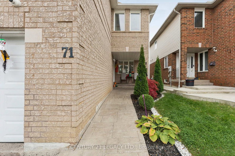 71 Townley Cres, Brampton, L6Z 4T1 | Image 2