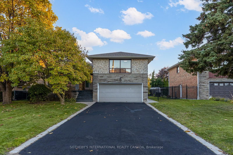 34 Euphrasia Dr, Toronto, M6B 3V9 | Image 3
