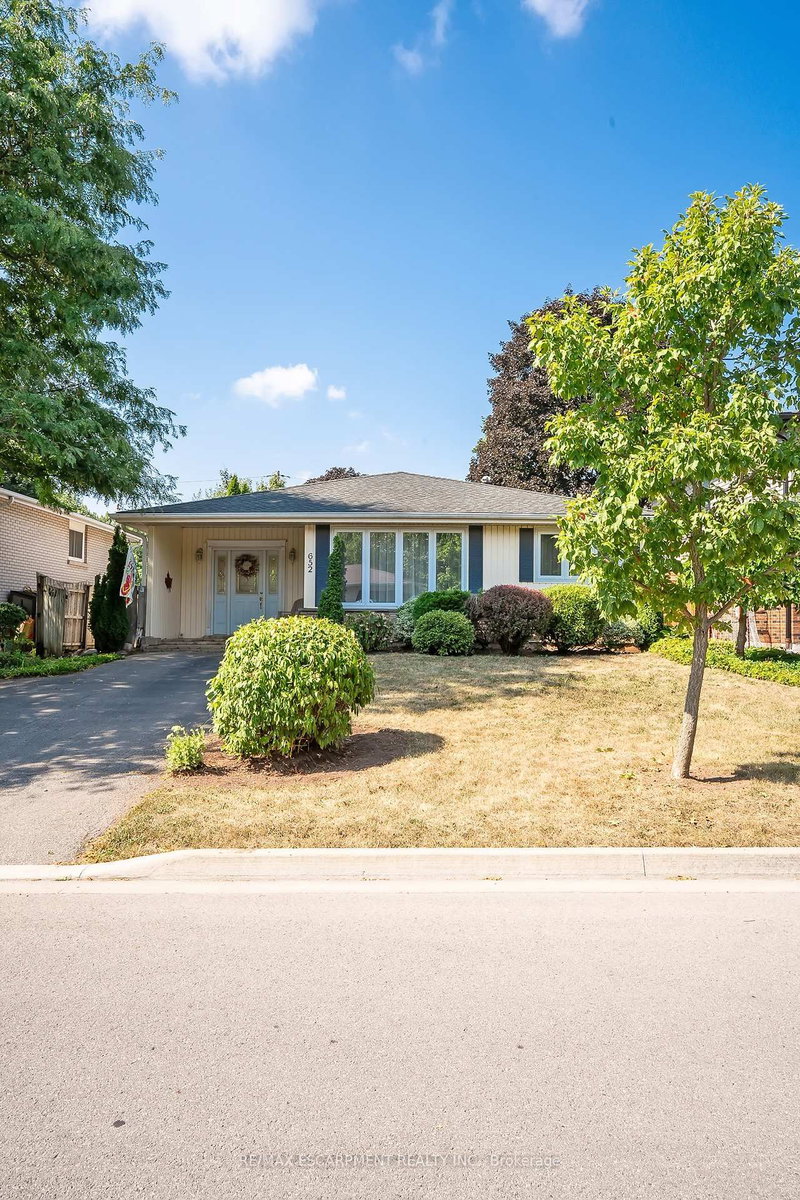 652 Ardleigh Cres, Burlington, L7L 4K8 | Image 2