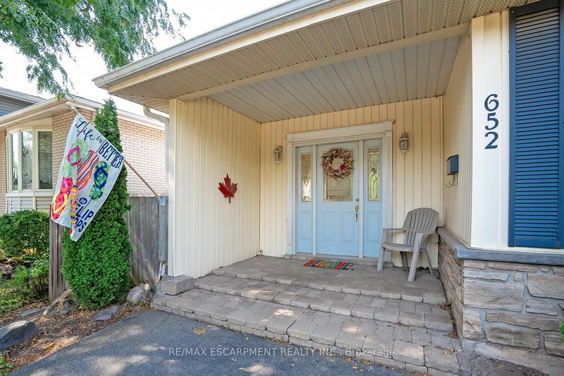 652 Ardleigh Cres, Burlington, L7L 4K8 | Image 3