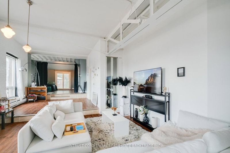 1463 Davenport Rd, Toronto, M6H 2H6 | Image 3