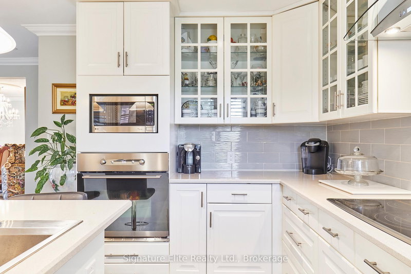 593A Scarlett Rd, Toronto, M9P 2S6 | Image 3