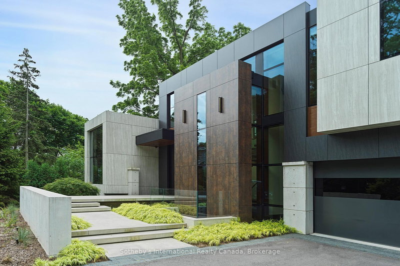 116 Chartwell Rd, Oakville, L6J 3Z6 | Image 2