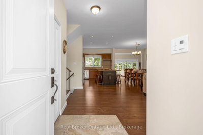 285 Surrey Drive — photo 4