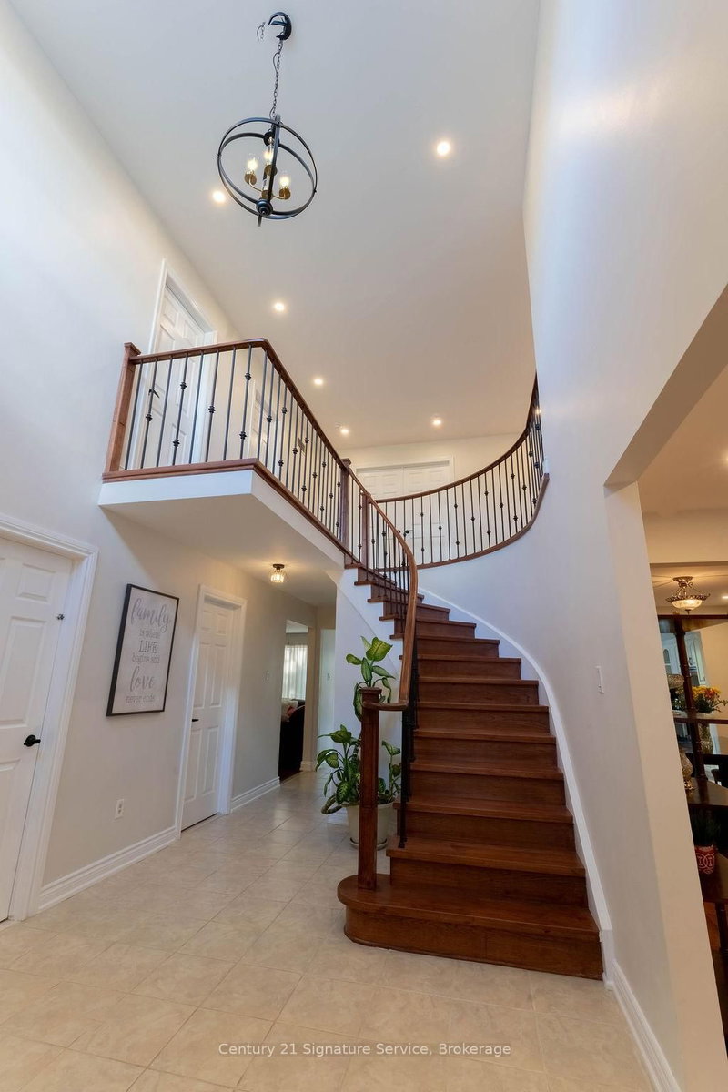 5580 Millbrook Lane, Mississauga, L5M 3X9 | Image 3