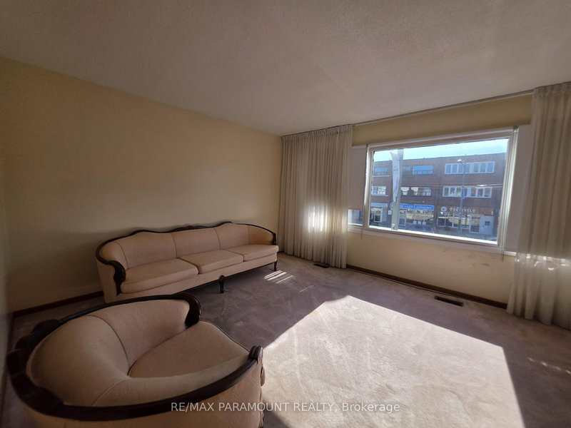 1674 St Clair Ave W, Toronto, M6N 1H8 | Image 2