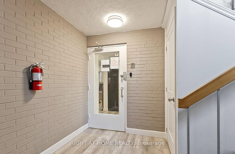 100 - 20 Stavebank Rd, Mississauga, L5G 2T4 | Image 2