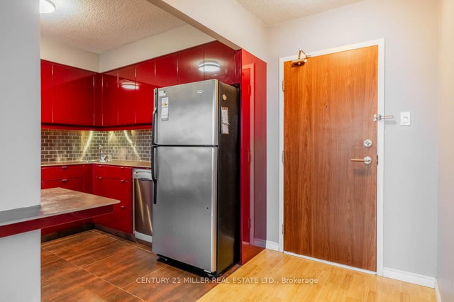 405 - 2301 Derry Road W