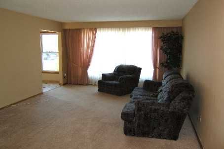 38 Medici Pl, Brampton, L6S3C6 | Image 3