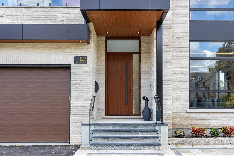 122 Ashbourne Dr, Toronto, M9B 4H8 | Image 3