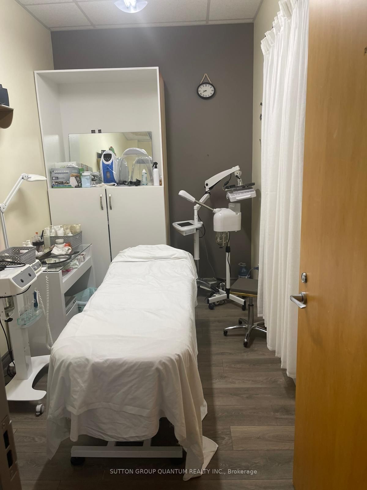 1 QUEENSGATE Boulevard, Unit Unit 10 - Photo 5