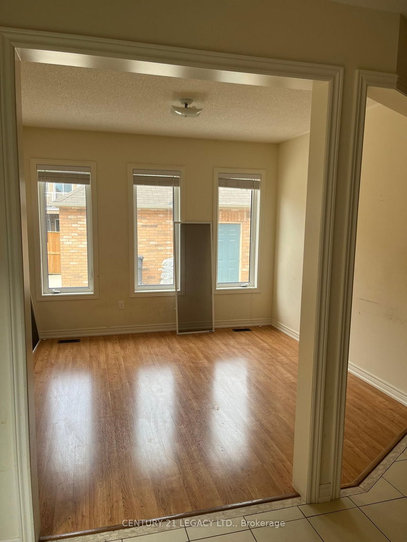 16 saint dennis Rd, Brampton, L6R 3W5 | Image 2