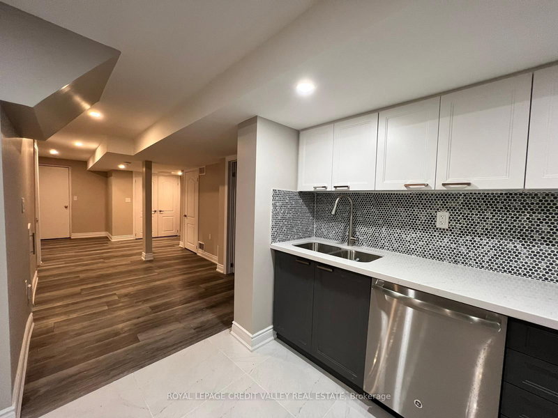 62 Eagleridge Dr, Brampton, L6R 1E8 | Image 2