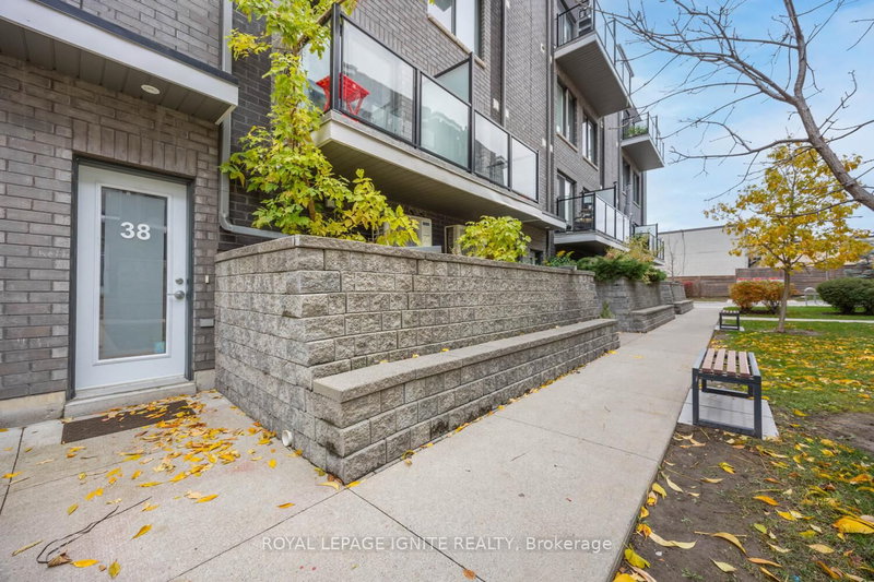 38 - 2059 Weston Rd, Toronto, M9N 1X7 | Image 3