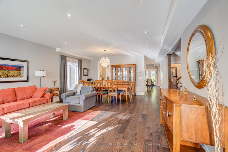 1487 Myron Dr, Mississauga, L5E 2N5 | Image 3