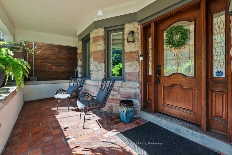 260 Indian Rd, Toronto, M6R 2X2 | Image 3