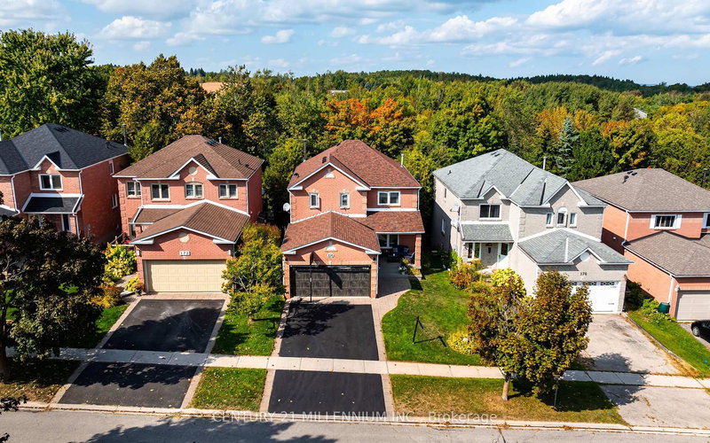 174 Lisa Marie Dr, Orangeville, L9W 4P7 | Image 2