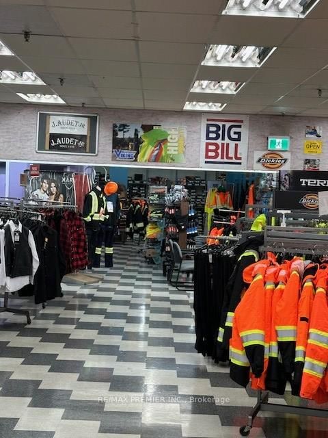 40 Beverly Hills Dr, Toronto, M3L 1A1 | Image 2