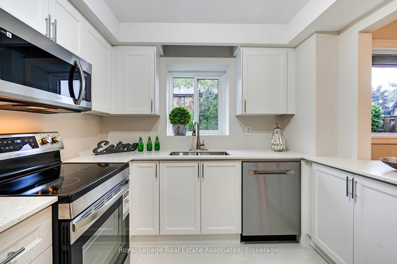 57 - 2605 Woodchester Dr, Mississauga, L5K 2E3 | Image 3