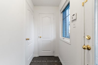 3250 Bentley Mississauga,ON L5M 0P7 — Photo 3