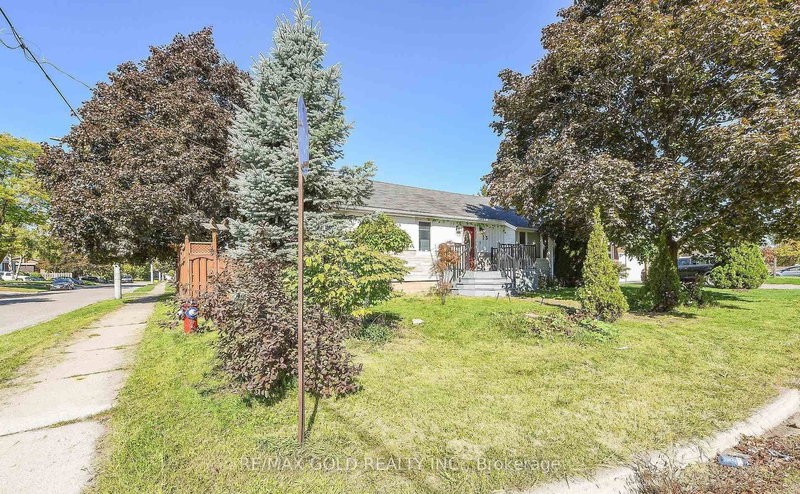 13 Foster Rd, Mississauga, L4T 1C3 | Image 2