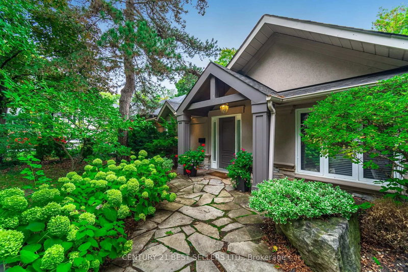 1595 Calverton Crt, Mississauga, L5G 2W4 | Image 3